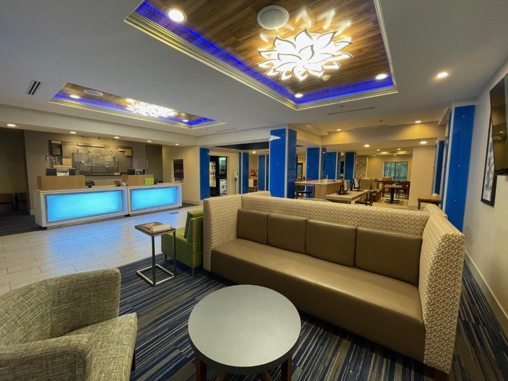 Holiday Inn Express Hotel & Suites Columbia East - Elkridge, an IHG Hotel image