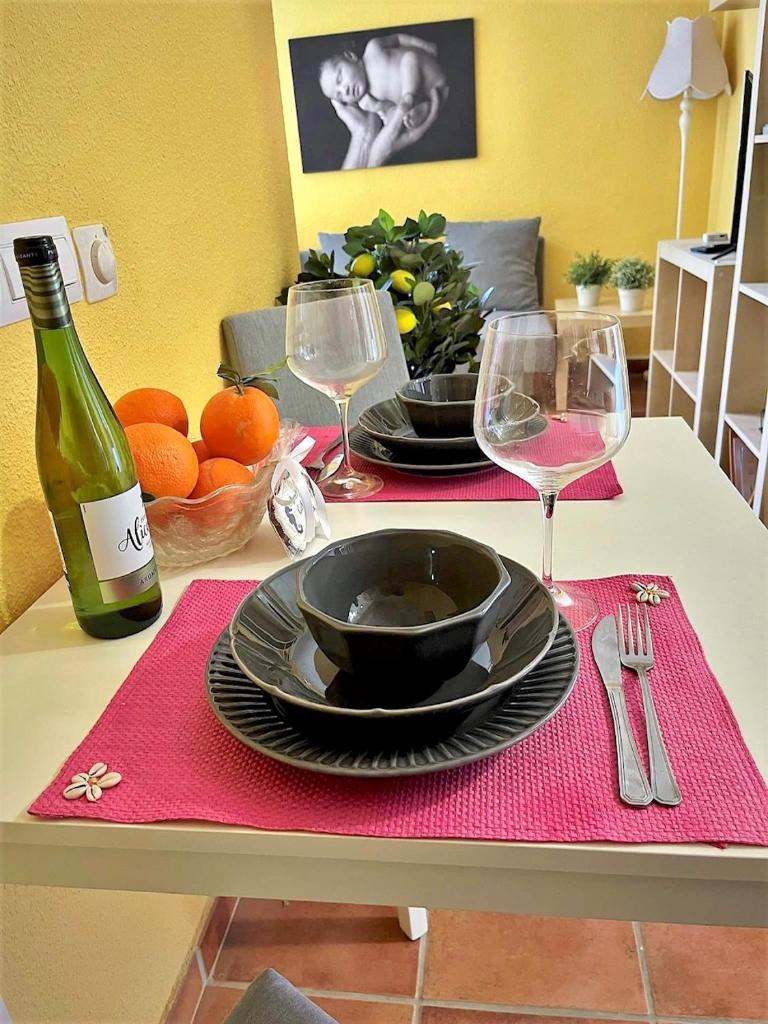 Cosy, seaview apartment, close to beach and bars -Edificio RHIN photo 2