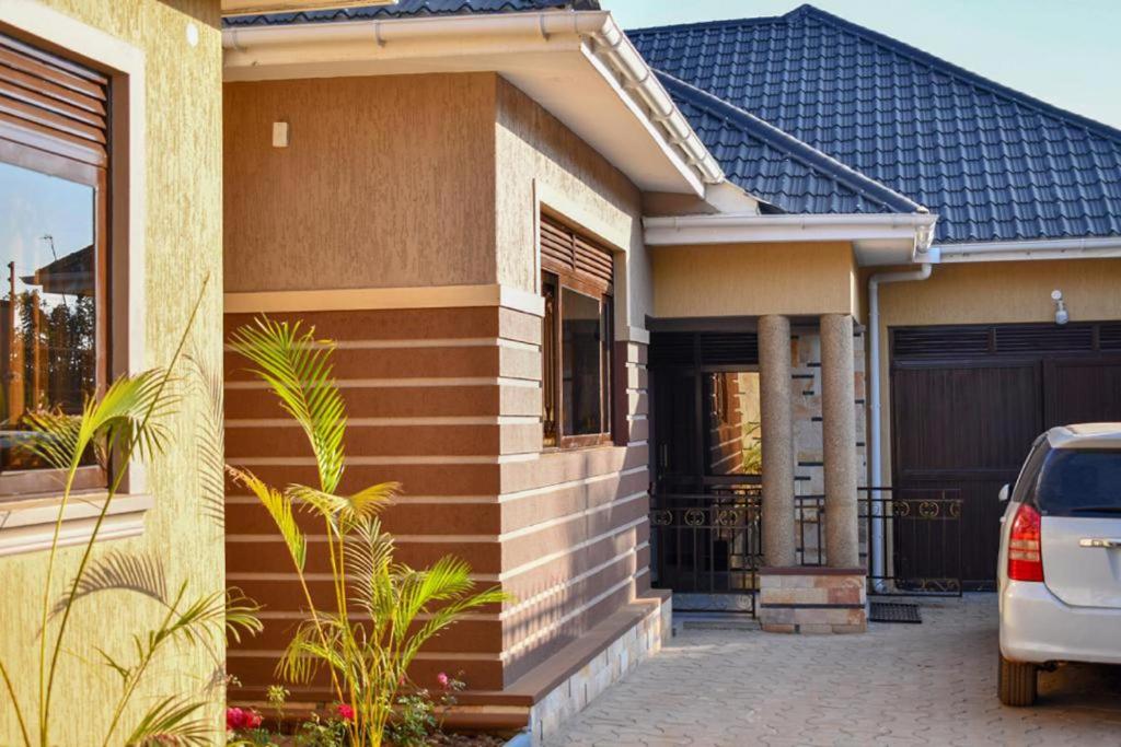 Lovely 2 Bed Apartment in Entebbe photo 1
