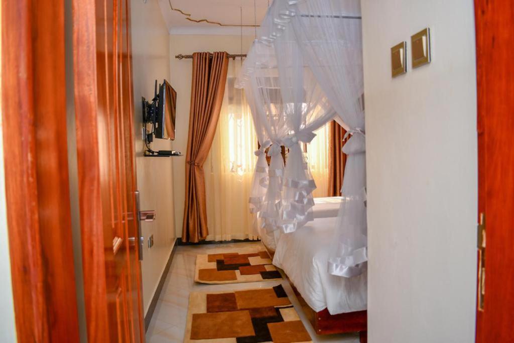 Lovely 2 Bed Apartment in Entebbe photo 2