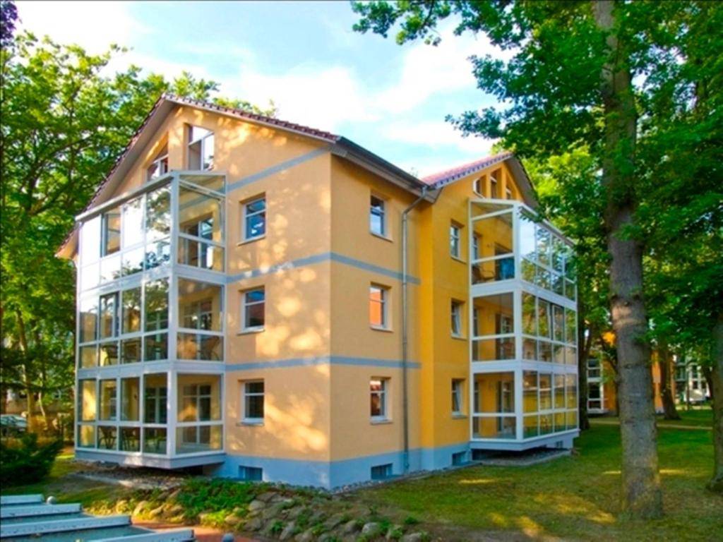 Ostseepark Waterfront_ Karavelle 32