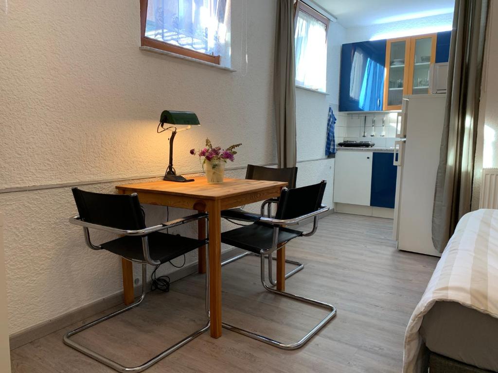 Einzigartiges Apartment in toller Altstadt by Rabe - free Netflix & Coffee-Bar photo 1