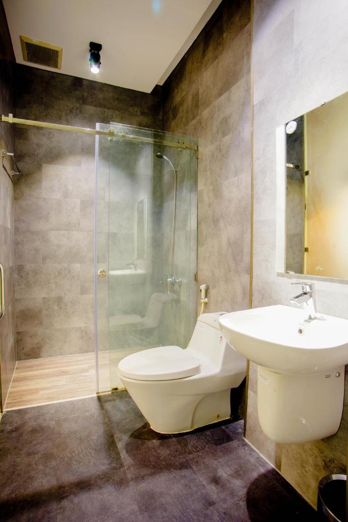 Lá Hotel Bình Tân