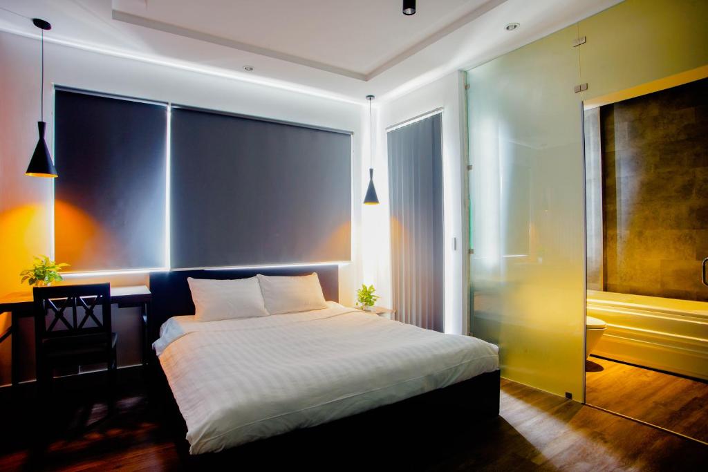 Lá Hotel Bình Tân