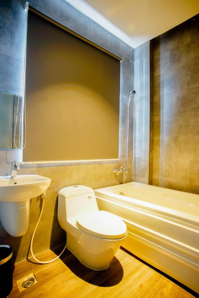 Lá Hotel Bình Tân