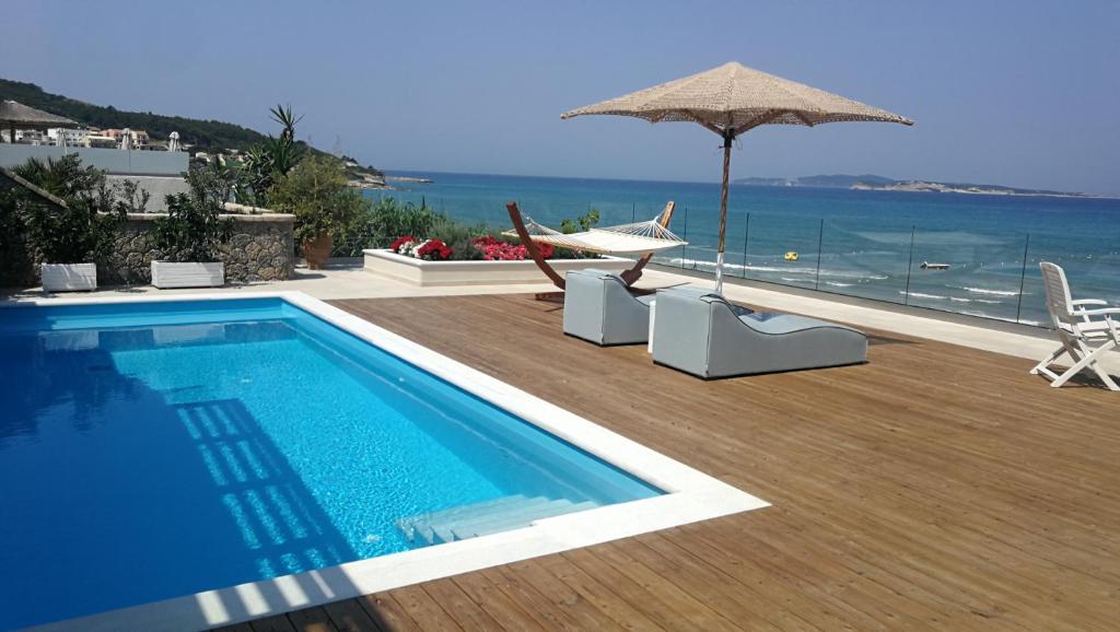Paralia Luxury Suites photo 1