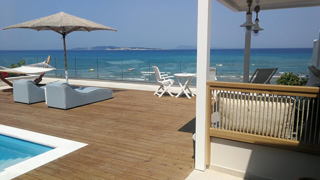 Paralia Luxury Suites photo 2