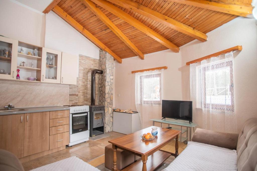 Apartment Blidinje, Ranch Mikulic photo 3