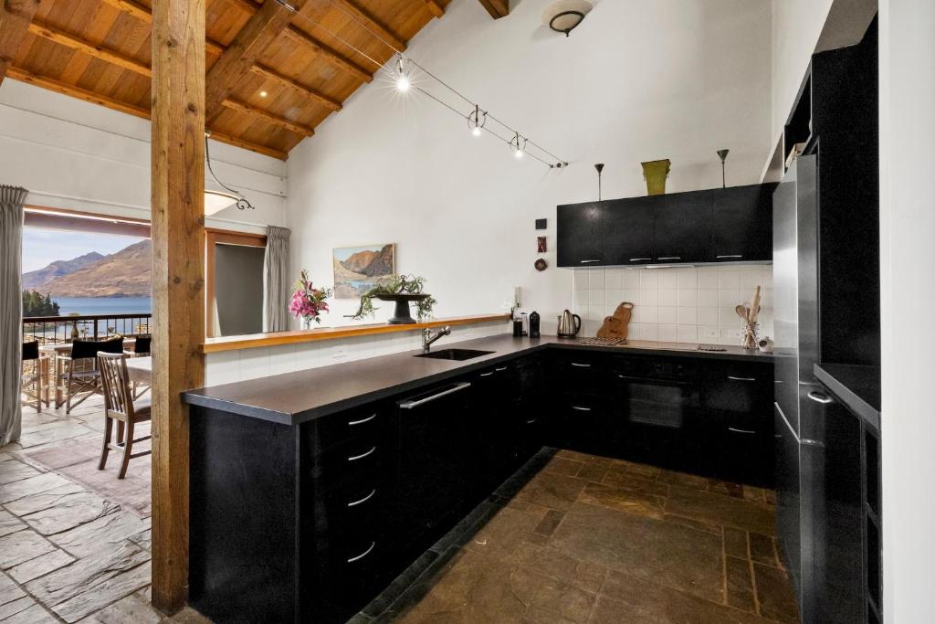 Brunswick Lodge - Luxury - Central Queenstown photo 4