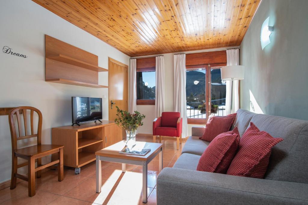 {
  "en-gb": "Pierre & Vacances Aparthotel La Tulipa"
} photo 2