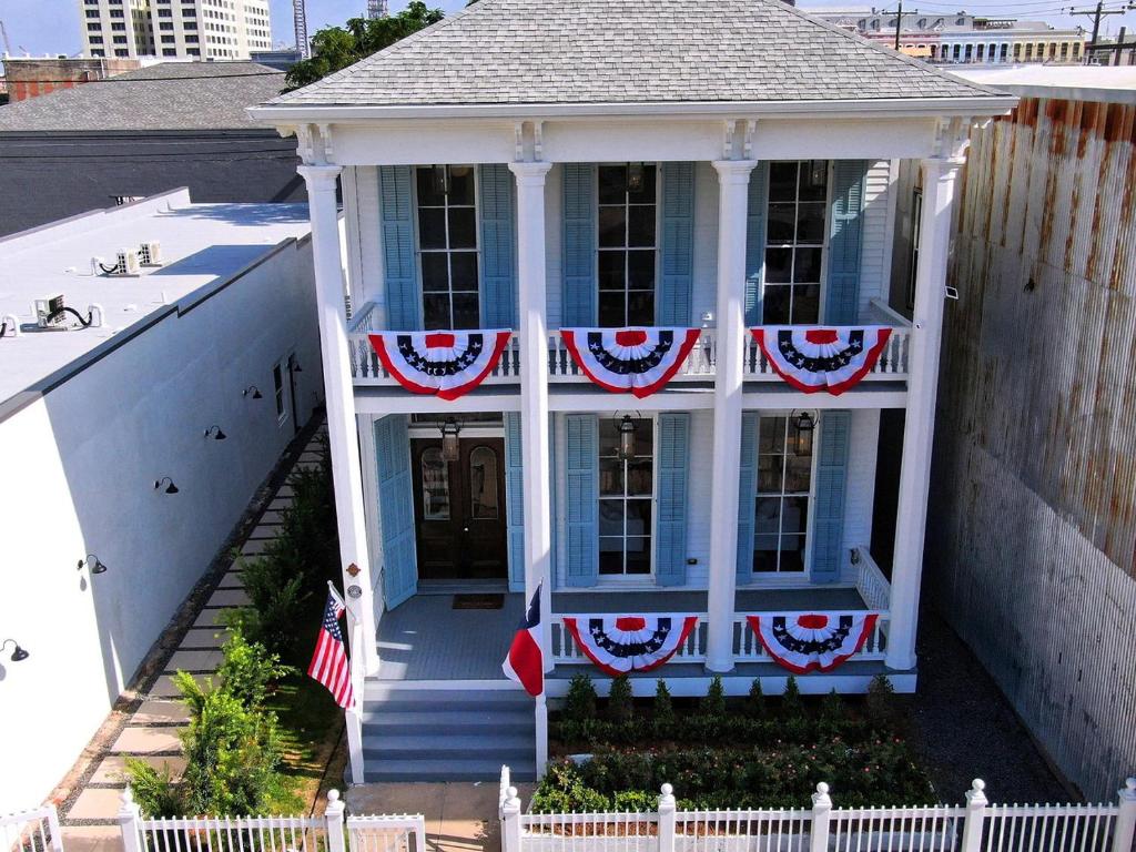 The White House Galveston image