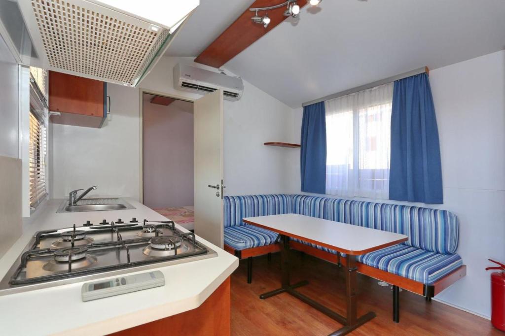 Poolside Mobile Home photo 4