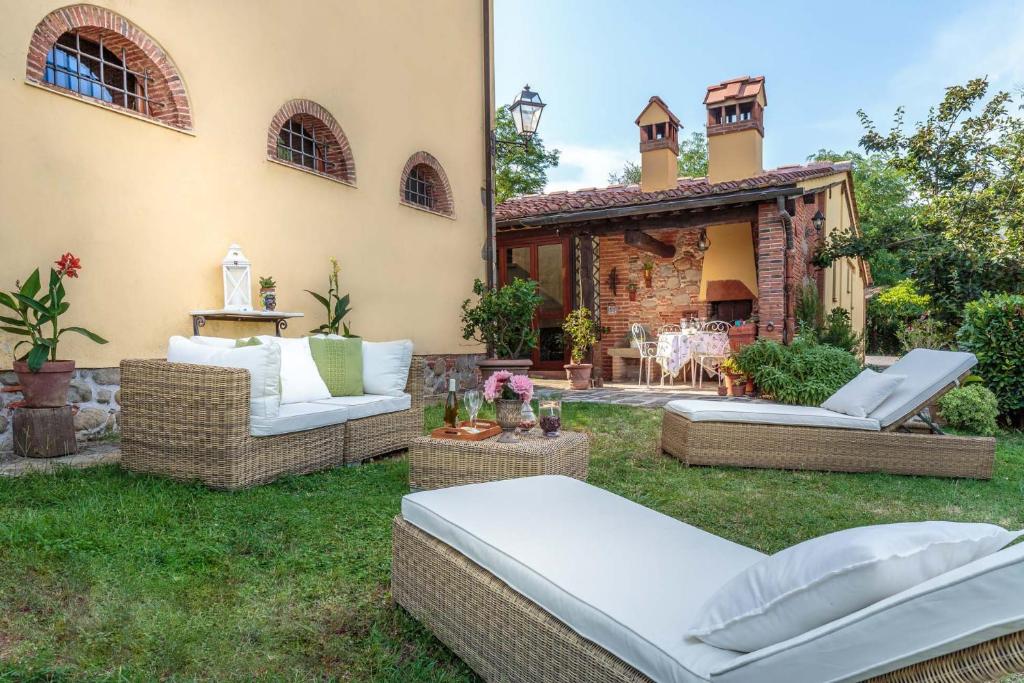Rosyabate Cottage, with Private Garden and views between Lucca and Pistoia photo 1