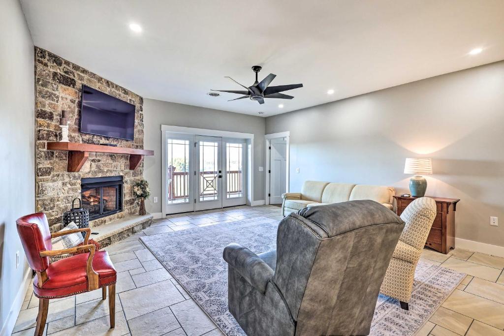 Laurel Fork Condo on Olde Mill Golf Course! photo 4