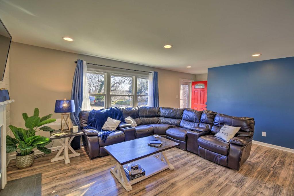Cozy Bristol Home with Yard about 1 Mile to Downtown! photo 3