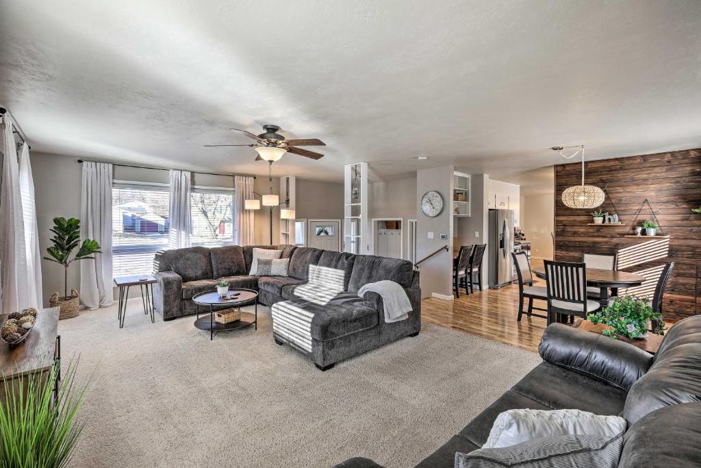 Sioux Center Split-Level Home with Game Room! photo 2