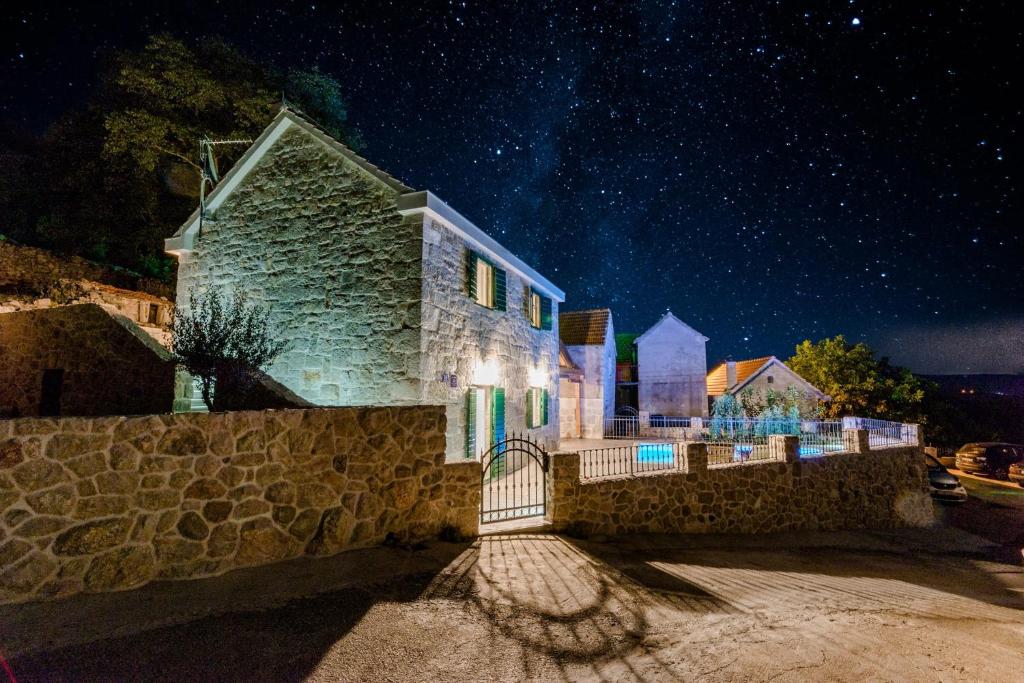 Holiday Home Rustic photo 1