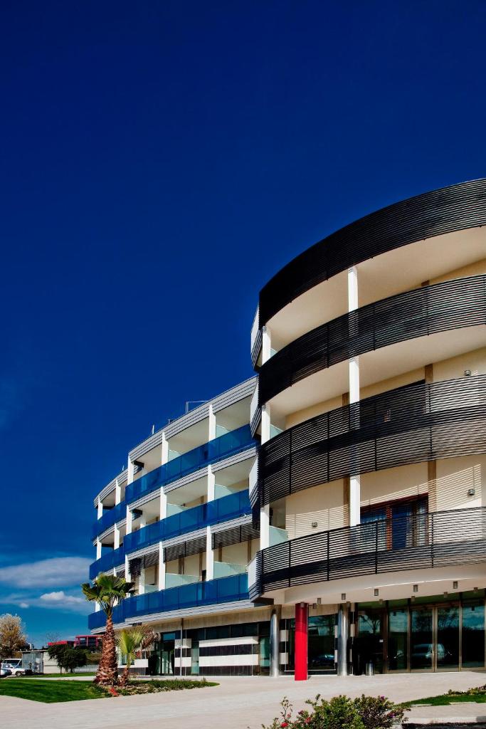 S Hotel photo 3