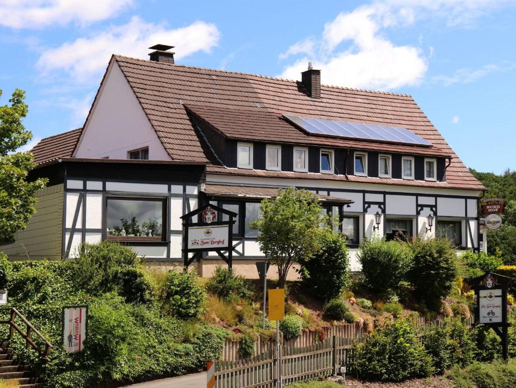 Gasthof "Zum Burghof" photo 1