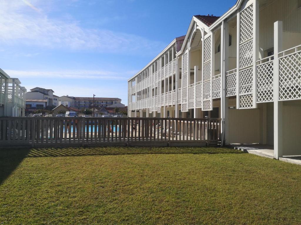 Appartement 200m de l'océan avec piscine extérieure photo 1