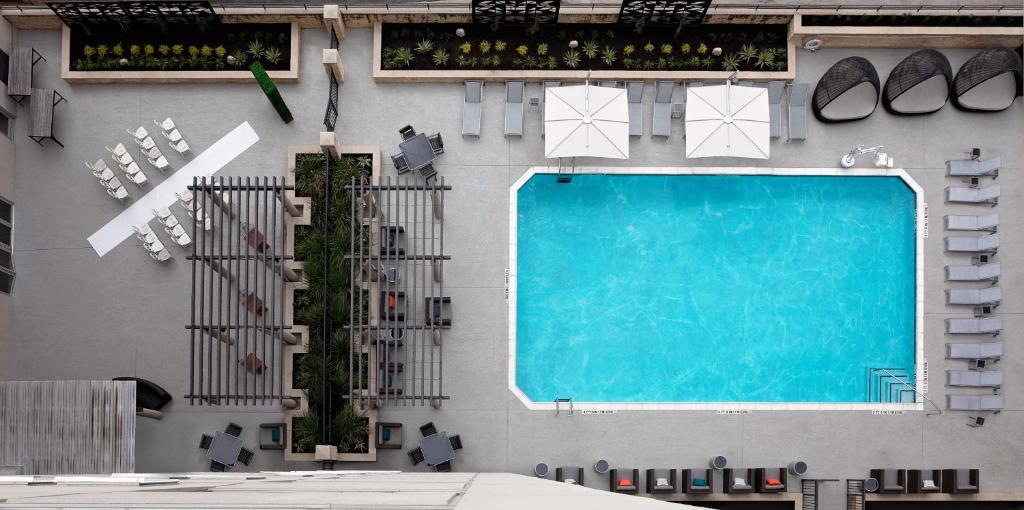 Holiday Inn Express Hotel & Suites Austin Downtown - University, an IHG Hotel photo 4