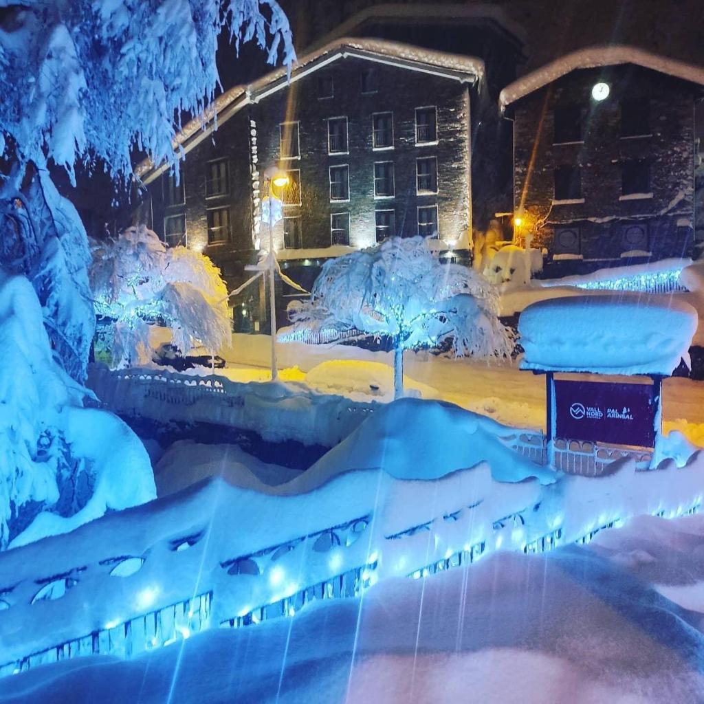 {
  "en-gb": "Hotel Montané"
} photo 1