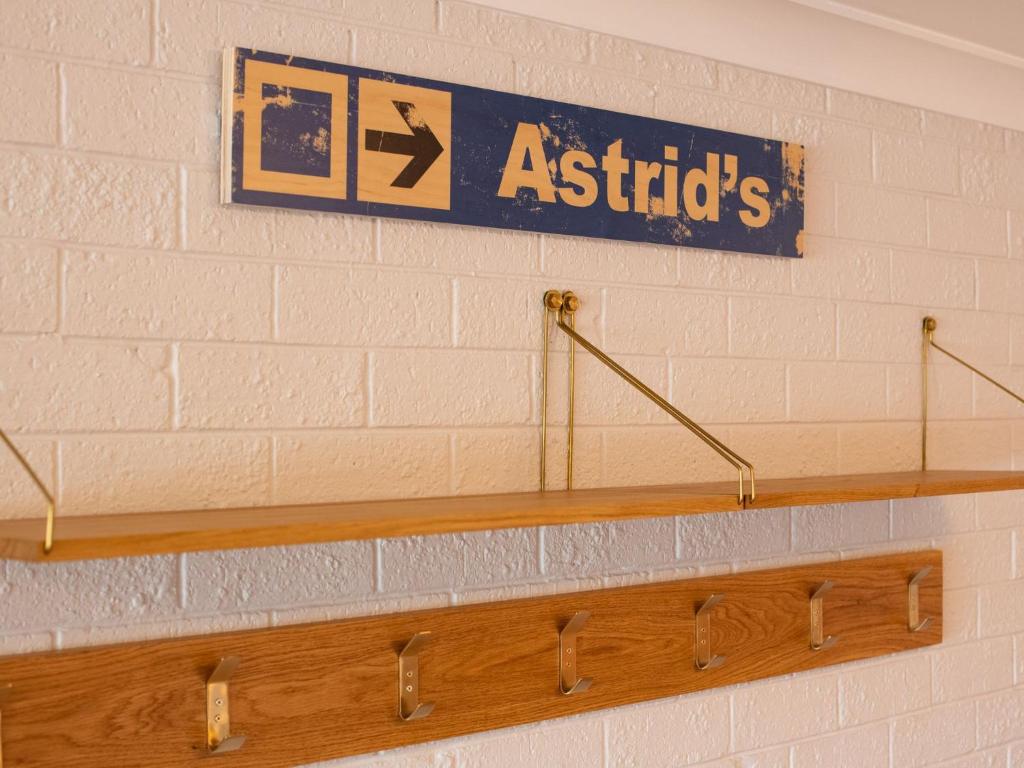 Astrids at Central Park - 2BR l Lake & Mountain Views l Central Location l WiFi - Tap to explore photos