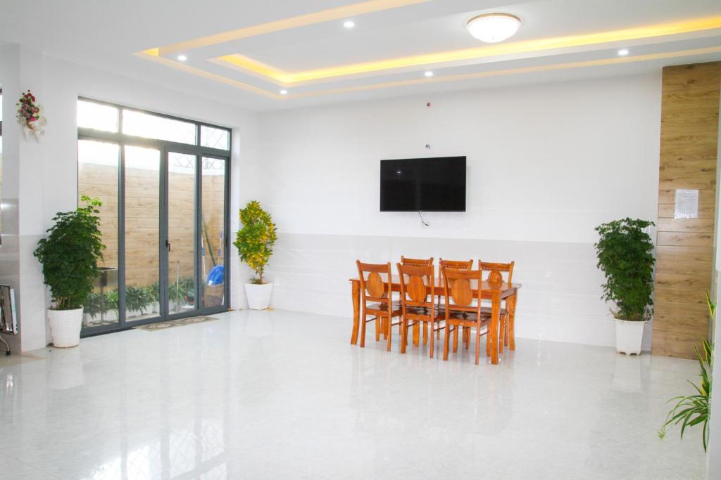 Villa 8PN Nguyễn Hữu Tiến