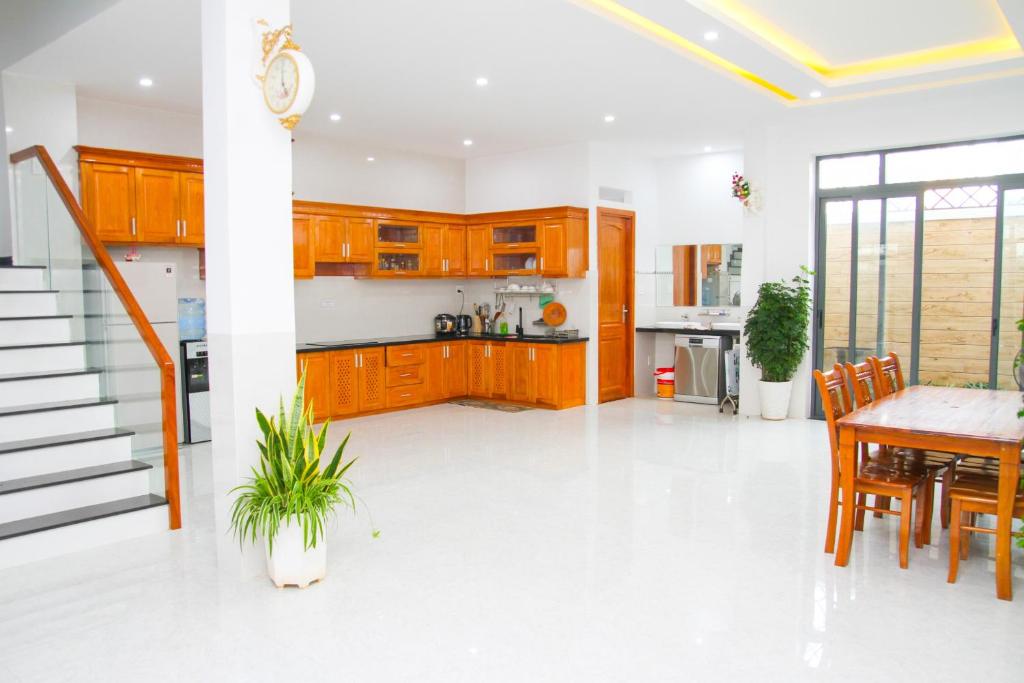 Villa 8PN Nguyễn Hữu Tiến