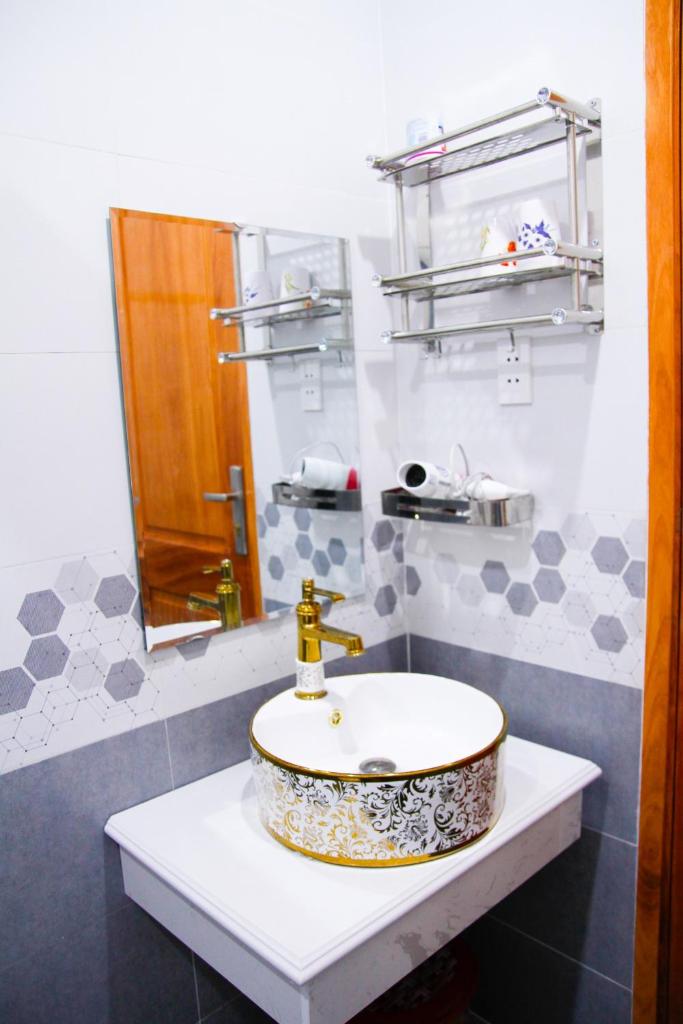 Villa 8PN Nguyễn Hữu Tiến