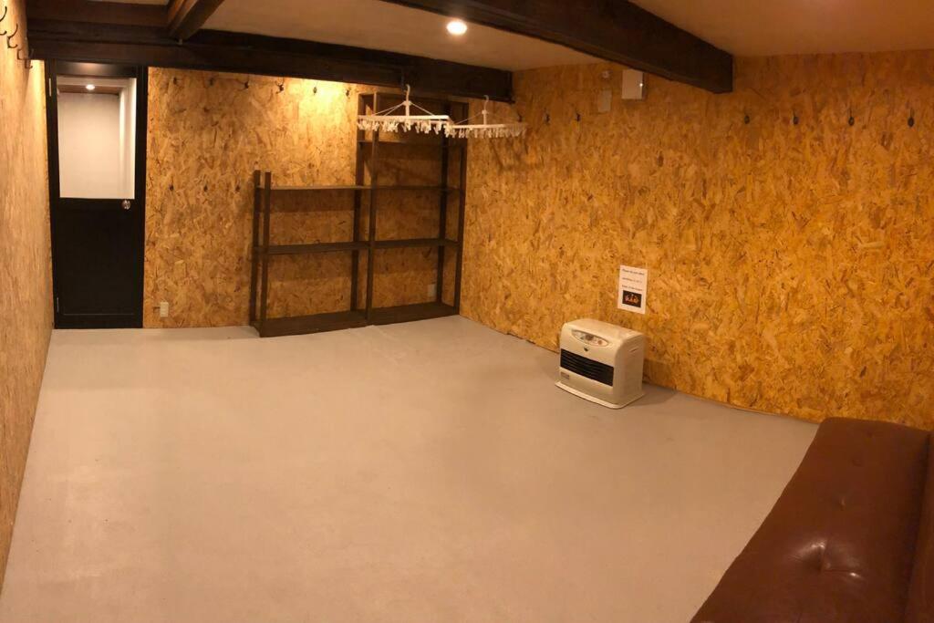 Ski In Ski Out Myoko. Luxury Chalet sleeps 12 photo 3