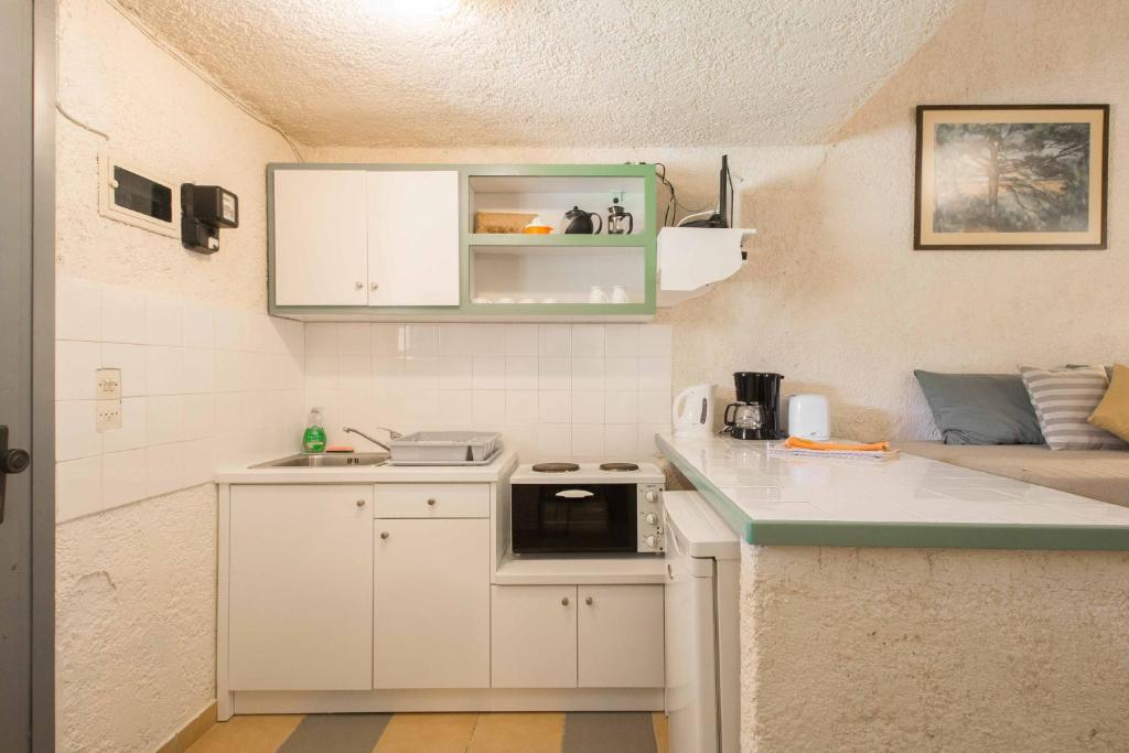 Lefkes Apartments photo 2