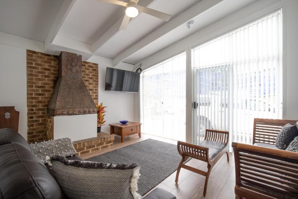 Pet Friendly House Steps from Batemans Bay photo 2