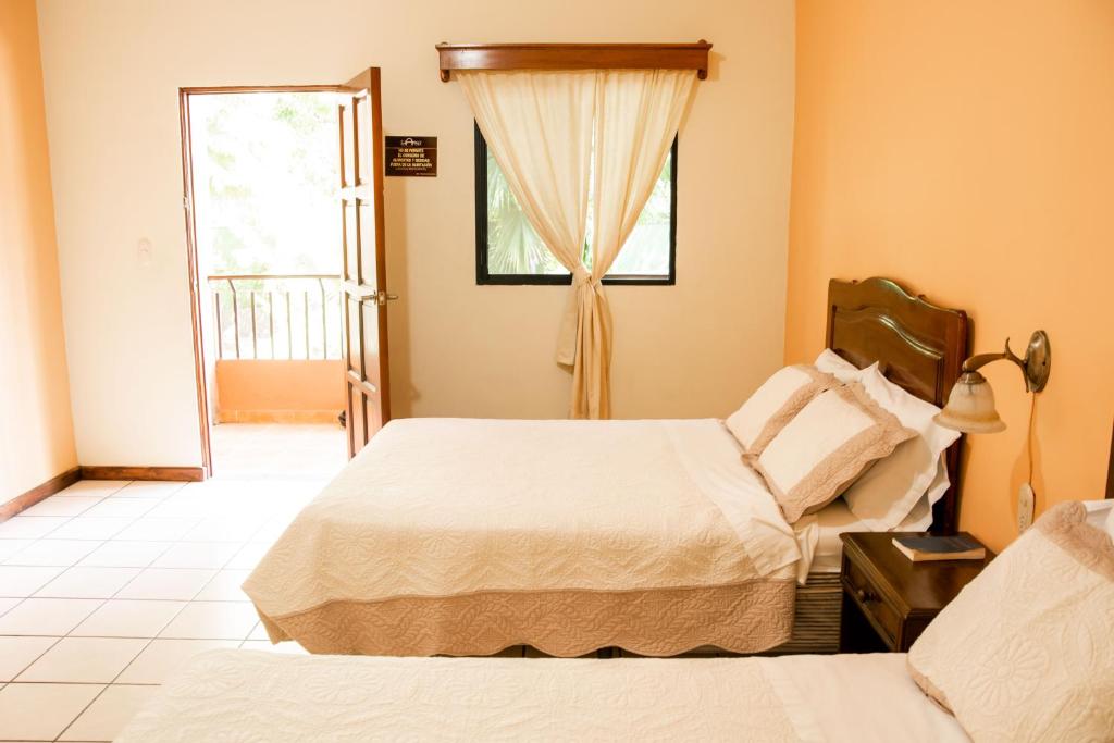 Hotel El Arco photo 2