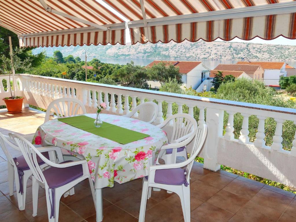 Apartment Matius - RAB105 by Interhome photo 2