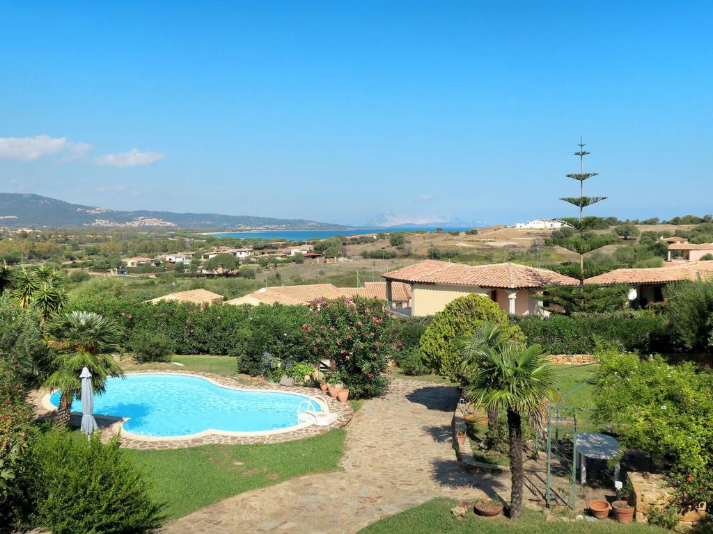 Apartment Borgo Le Logge - pool - BUD117 by Interhome photo 2