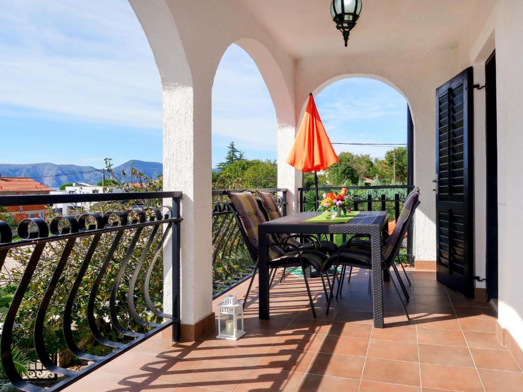 Apartment Dilly - KRK116 by Interhome photo 3