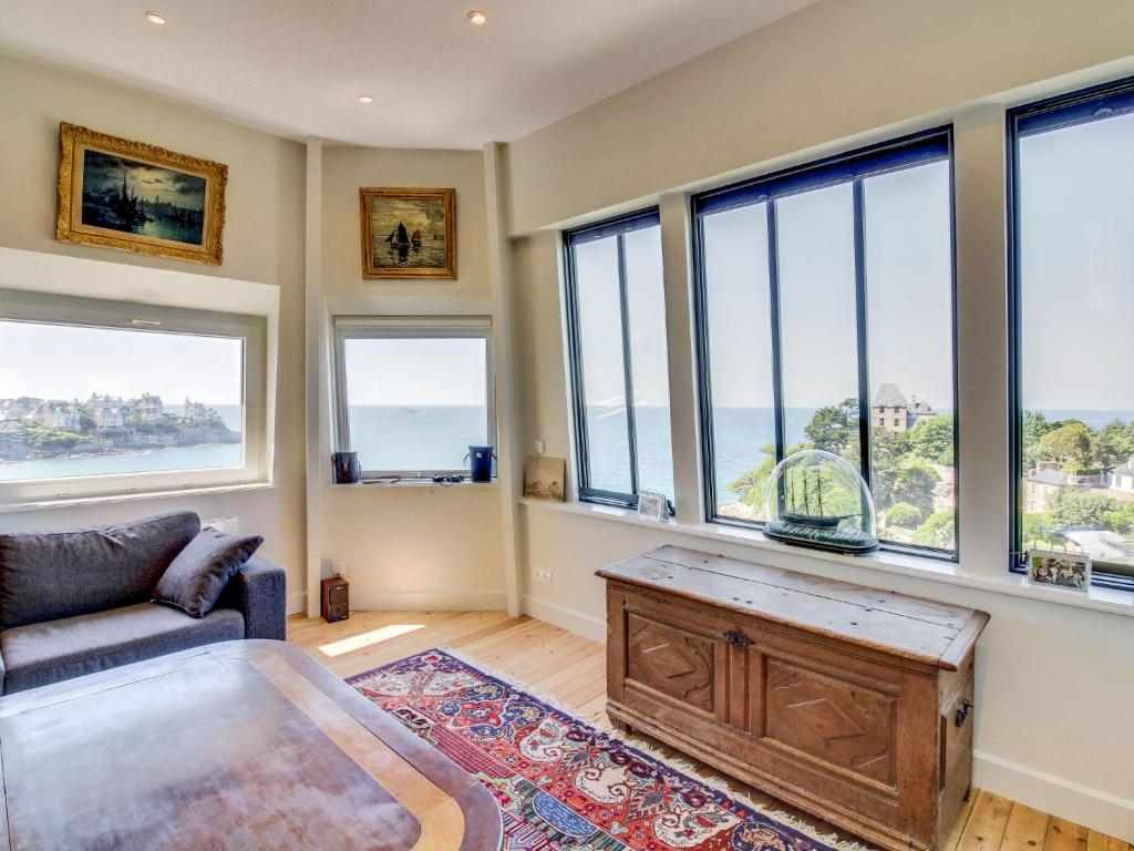 Apartment Château des Deux Rives by Interhome