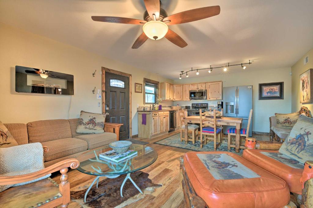 Rustic Fort Worth Apt with Balcony, Near Dtwn! photo 4