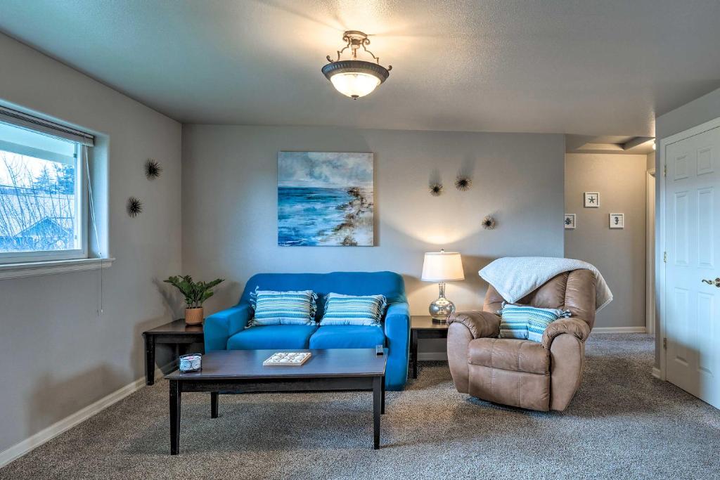 Apartment with Gas Fireplace about half Mi to Beach! photo 1
