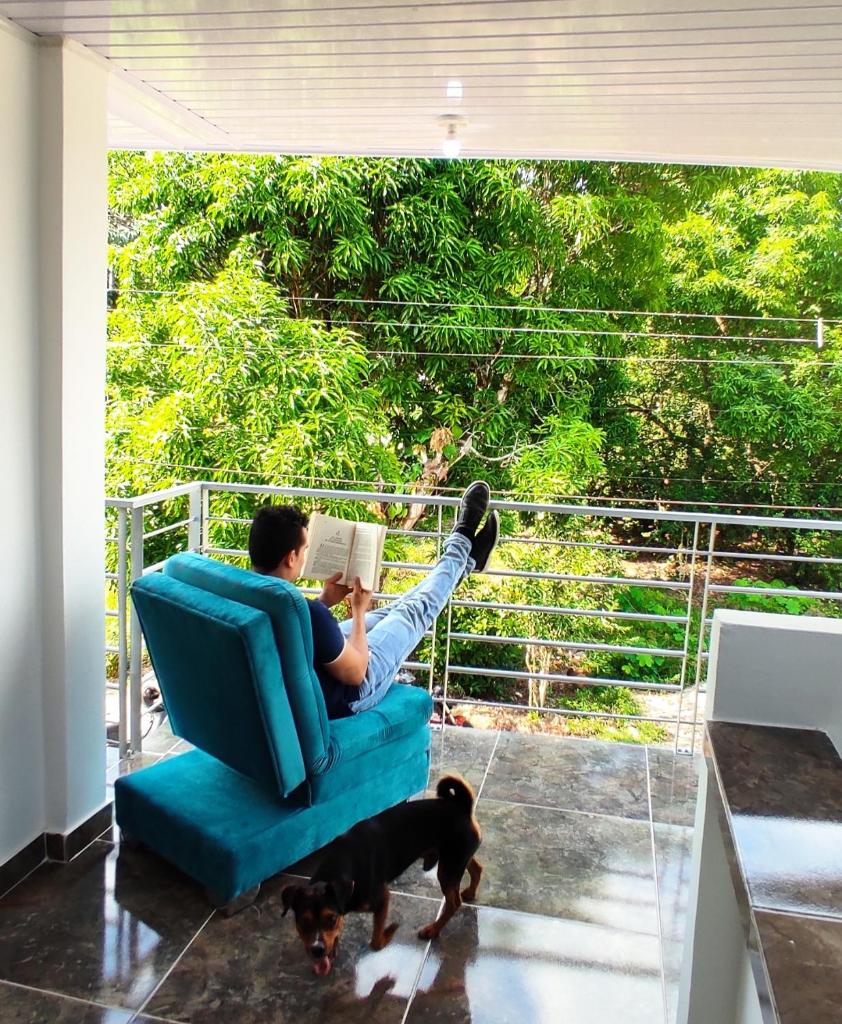 Hermoso apartamento con servicios y garaje. photo 2