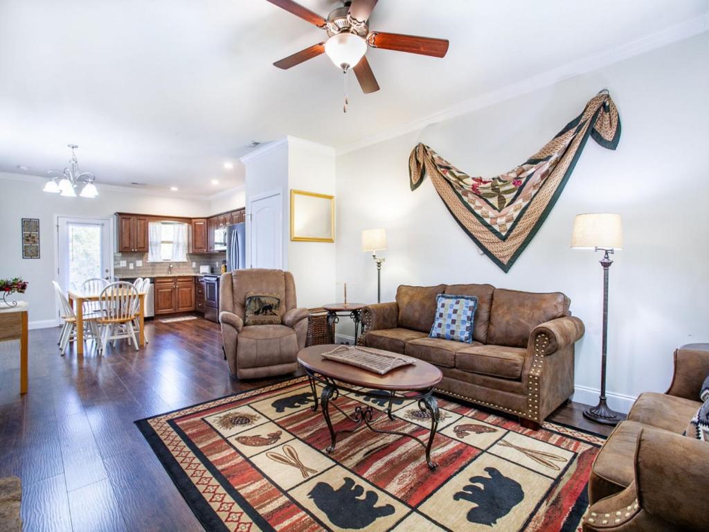 Classy Cades Cove Condo with Community Pool photo 4