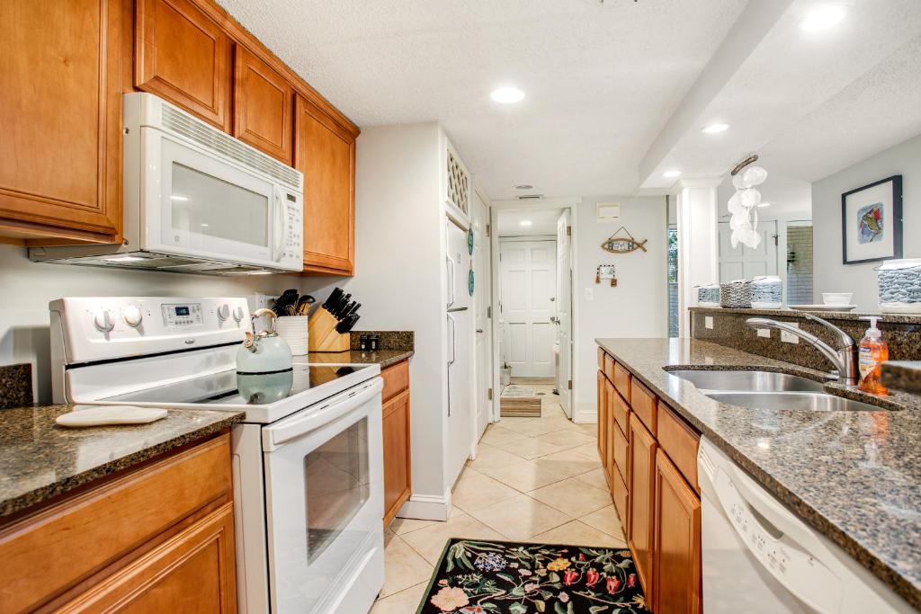 3029 Club Villas photo 2