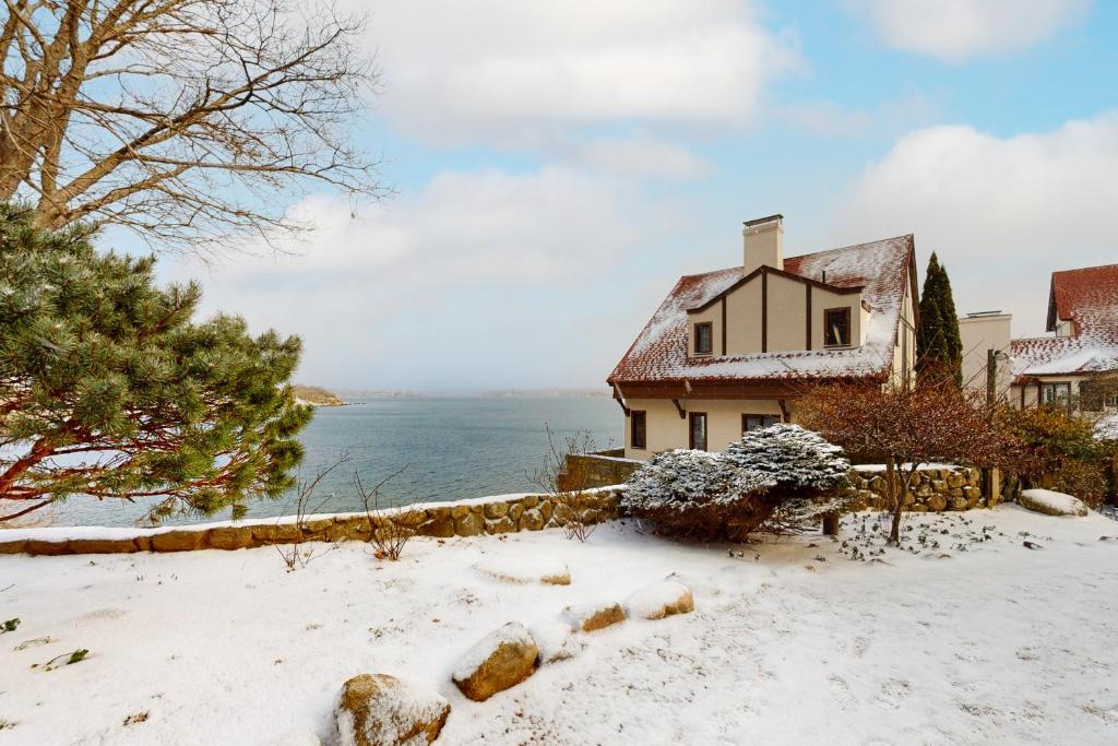 Point Radio Cottage photo 1