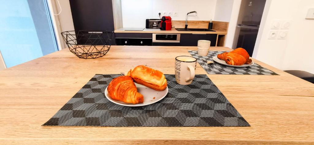 A 2 PAS DU LAC - WIFI - Garage - Netflix - Disney+ - Lac photo 3