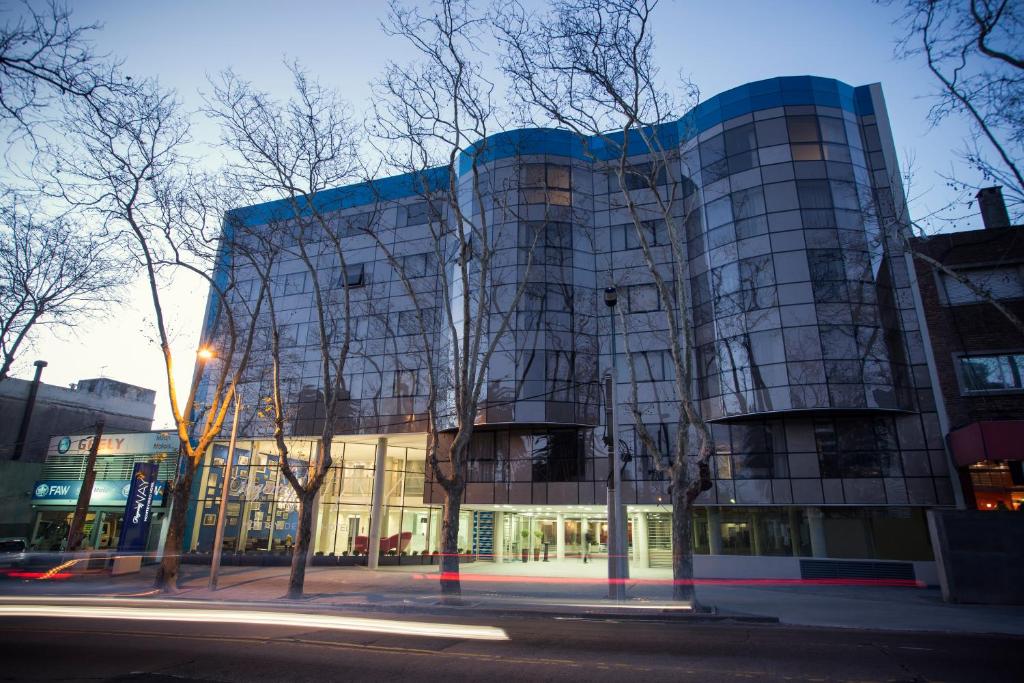 Regency Way Montevideo Hotel photo 1