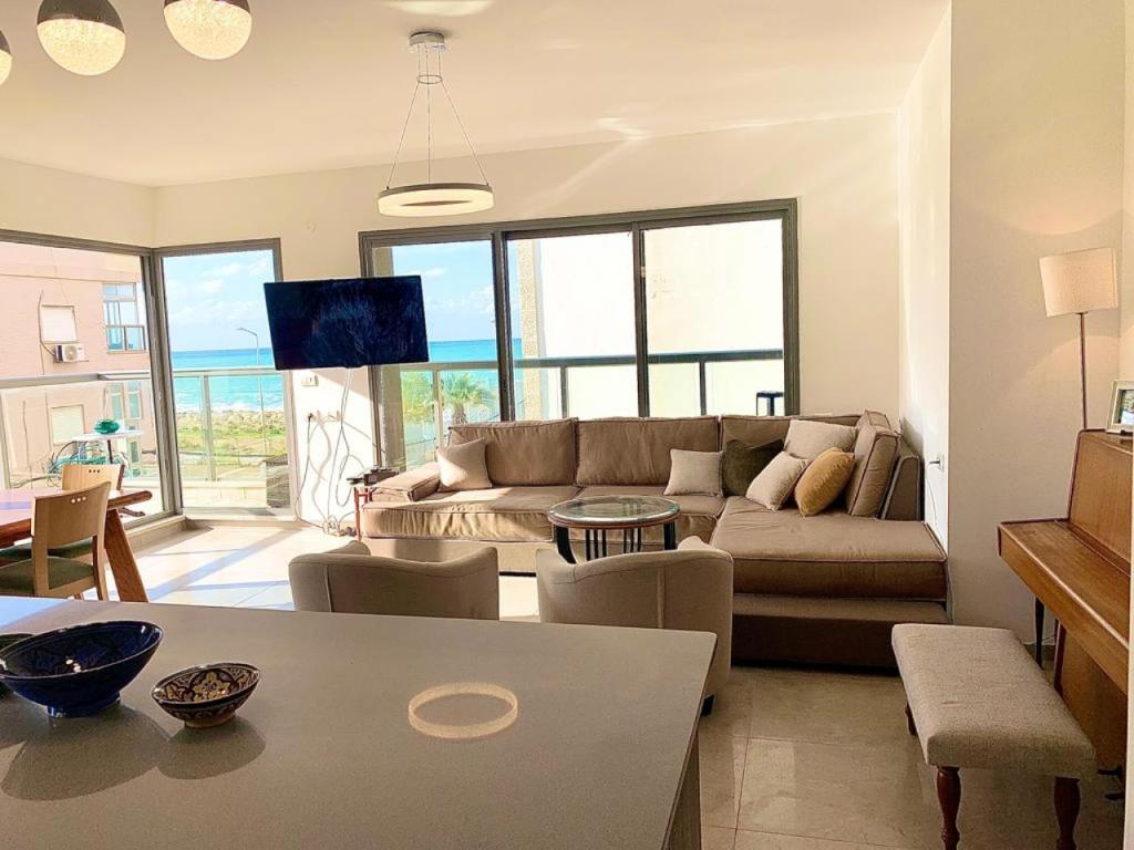 Luxury Bat Galim Nearby The Beach 4BR with balcony and SEA view photo 3