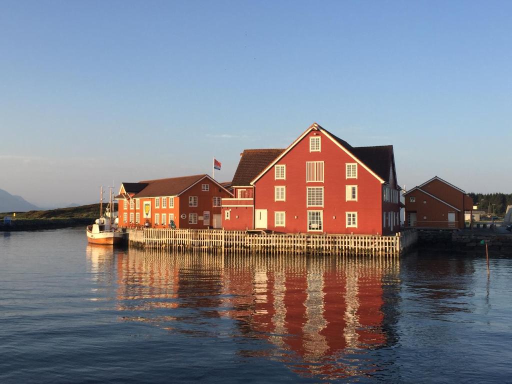 Finnøya with 180* Atlantic veiw photo 1