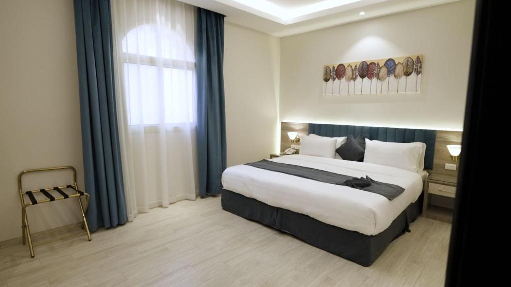 Al Manar Hotel Apartments - Tap to explore photos