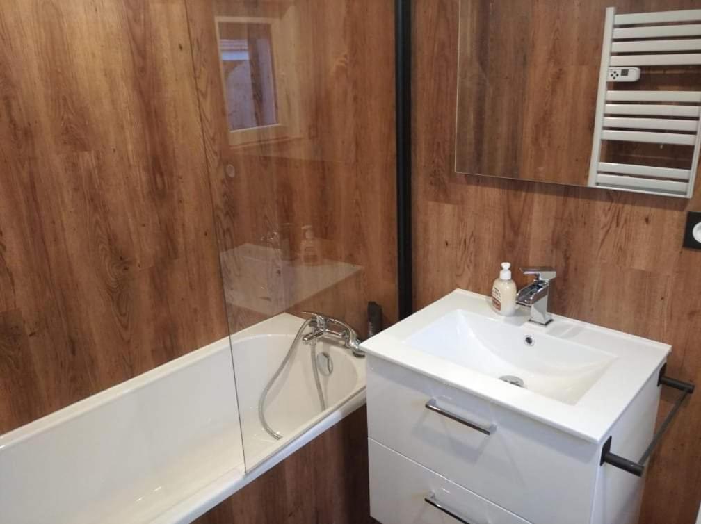 Séjour en amoureux avec jacuzzi et sauna photo 4